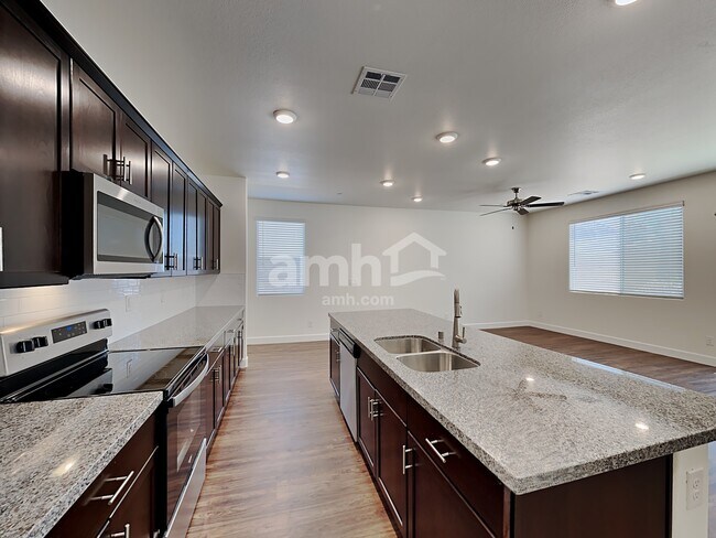 Foto del edificio - 87 Miners Reserve Ln