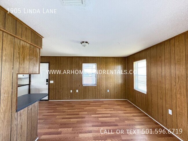Building Photo - 1905 Linda Ln