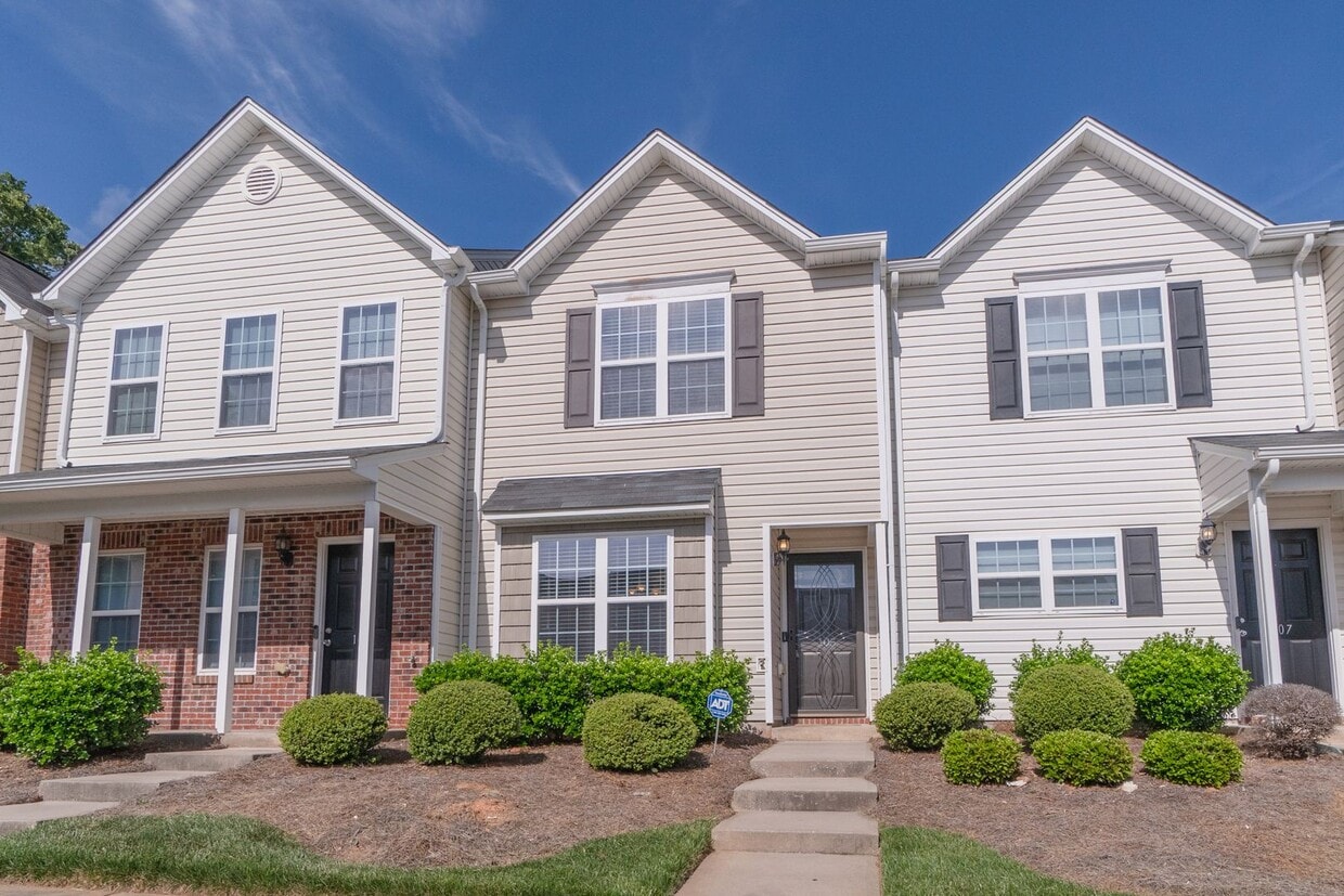 Primary Photo - Townhome in a great location!