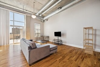 Building Photo - 1401 Calumet St