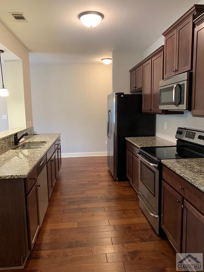 Building Photo - 1142 Blackstone Court