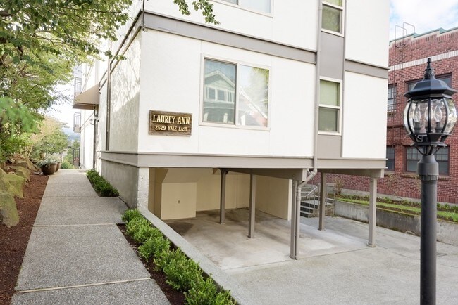 Building Photo - Laurey Ann Apartments