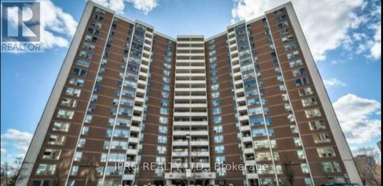Primary Photo - 15-715 Vicora Linkway