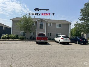 Building Photo - 4549 Steinbeck St