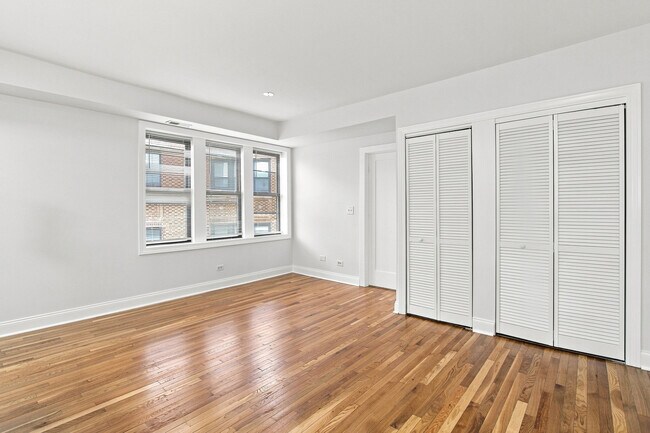 Foto del edificio - 3729 N Elston Ave