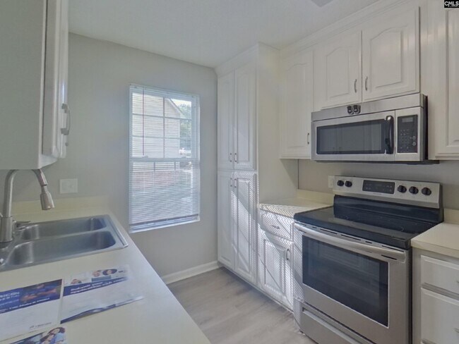 Foto del edificio - 1 Tomafield Ct