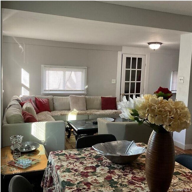 Building Photo - 3 Highland Ave