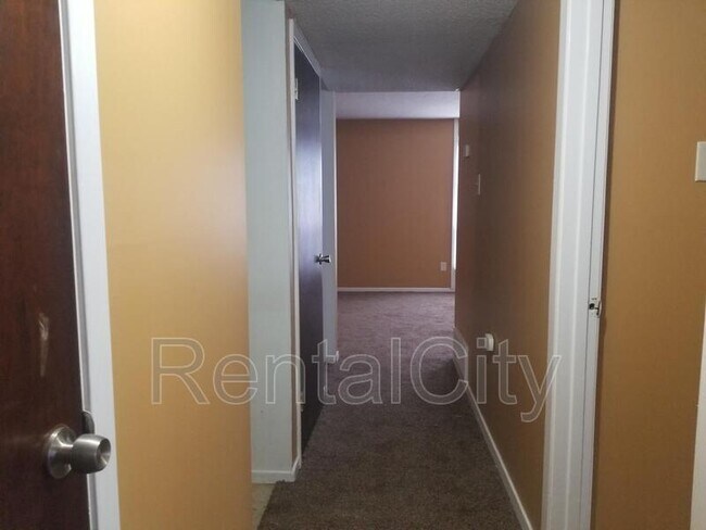 Foto del edificio - 818 N Highland Ave