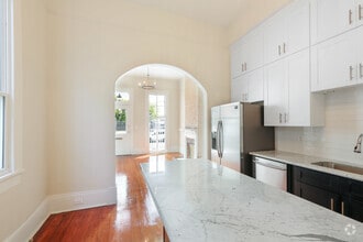 Building Photo - 1724 Constantinople St