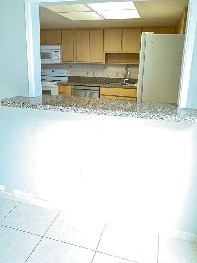 Lakefront Community with two story townhou... - Lakefront Community with two story townhou...