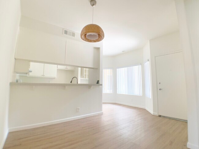 Building Photo - 11919 Culver Blvd Los Angeles, CA 90066