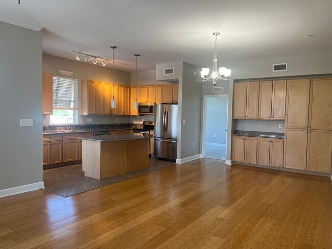 Foto del edificio - Gorgeous Condo in the beautiful Community ...