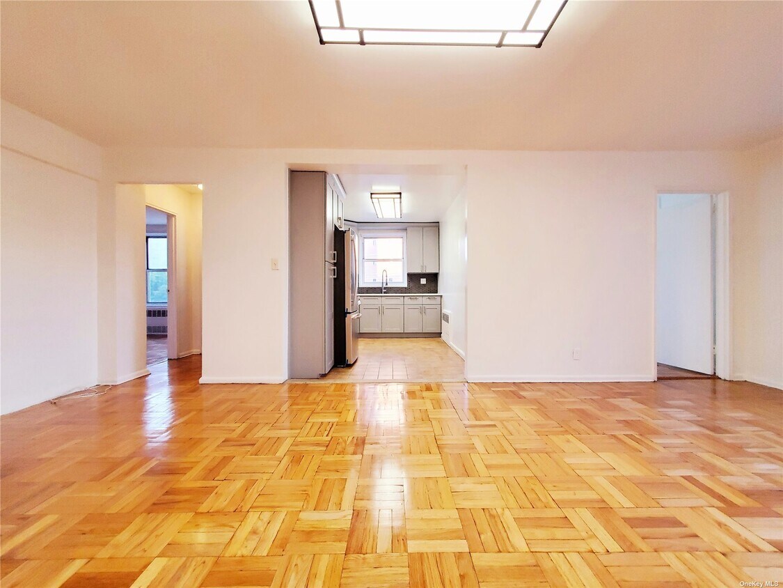 Primary Photo - 41-25 Kissena Blvd