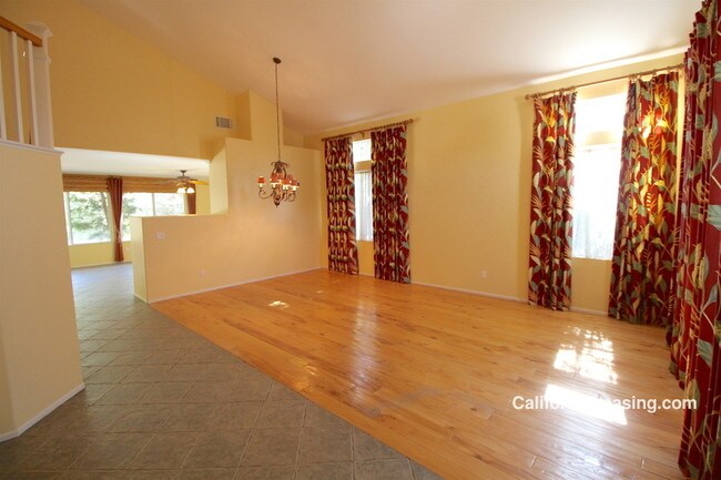 Building Photo - 21111 Oakleaf Canyon Dr