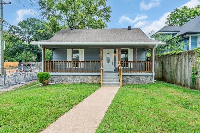 Foto del edificio - Remodeled house in great location in East Nashville