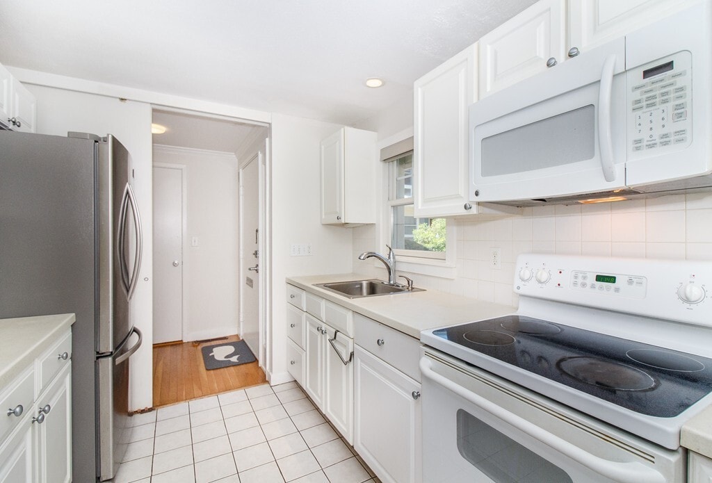 15 Oak St Unit 61, Wellesley, MA 02482 Apartments in Wellesley, MA