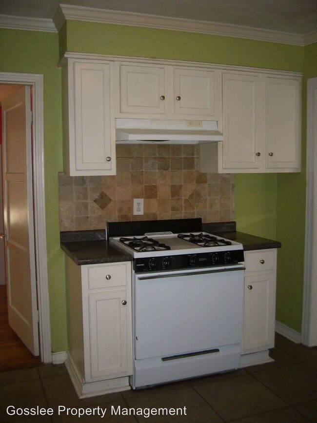 Building Photo - 3 br, 1 bath House - 2501 Broadway Dr