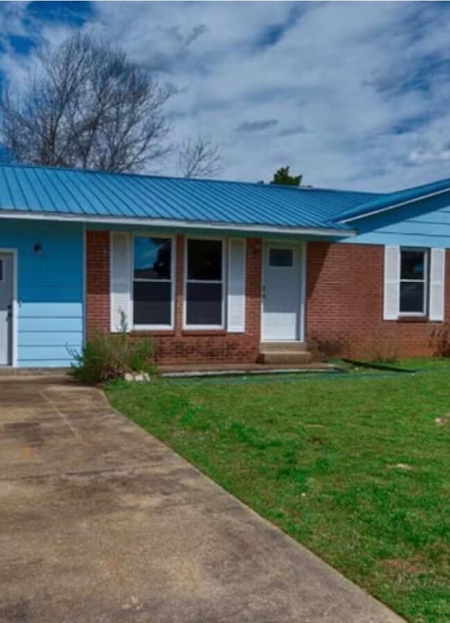 Building Photo - 1205 Montreat Dr