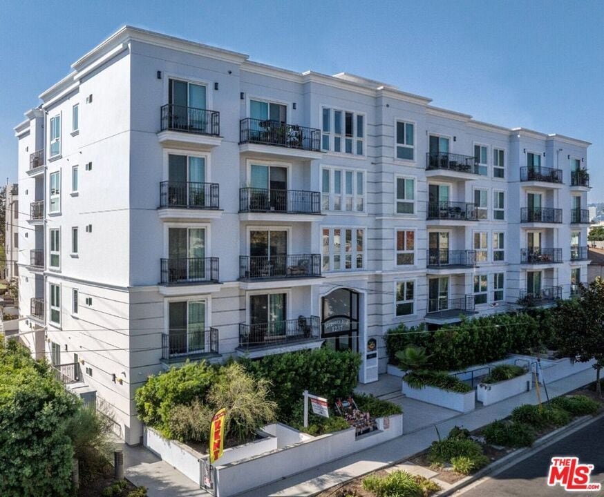 Foto principal - 1237 S Holt Ave