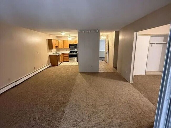 Foto del edificio - 13500 E Cornell Ave