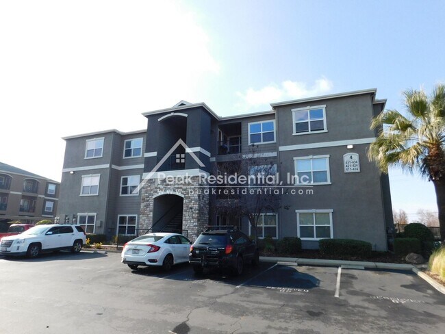 Building Photo - Bridgefield Condos - Spacious Antelope 3bd...