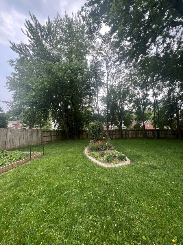 Primary Photo - 4201 Bridlepath Pl