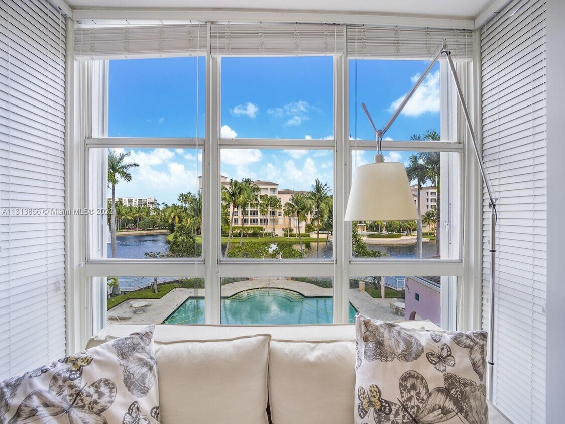 Foto principal - 733 Crandon Blvd