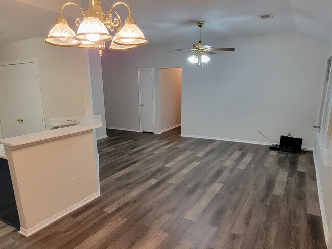 Foto del edificio - 17303 Box Canyon Ln