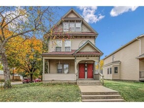 Building Photo - 1402 Thomas Ave W