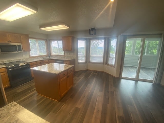 Building Photo - 11896 SE Sovereign Ct