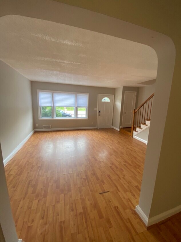 Foto principal - 863 Bosley Ave