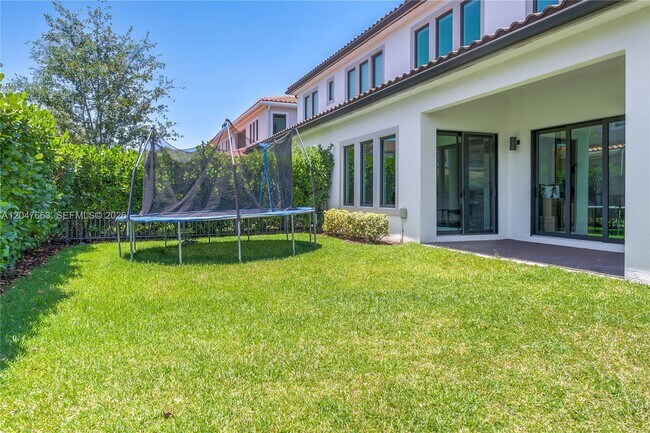 Foto del edificio - 3412 Emerson Ln
