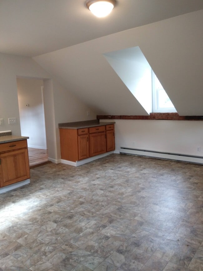 Kitchen - 5342 Main Rd