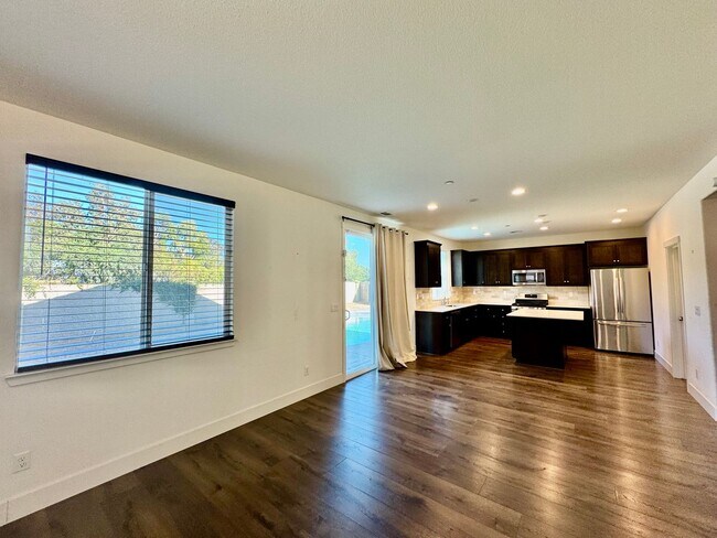 Foto del edificio - 5 Bedroom 3 Bath Home with Pool, pool and ...