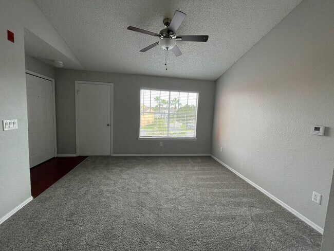 Building Photo - AVAILABLE ON JULY 1ST. BEAUTIFUL 1/1 CONDO...