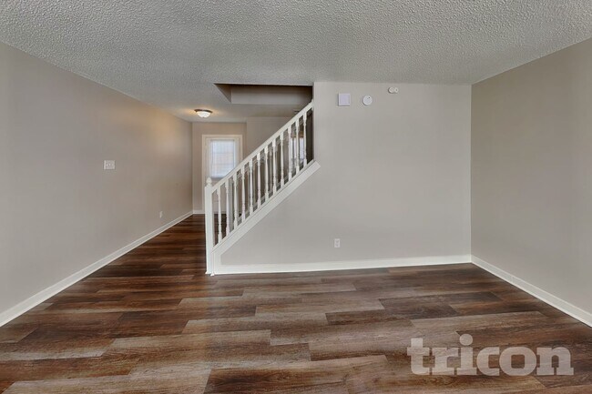 Foto del edificio - 675 Country Gate Dr