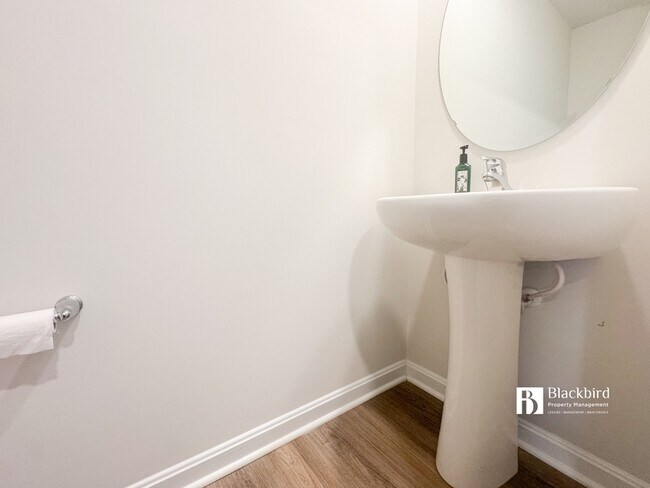 Foto del edificio - 561 Fawn Mdw Ln
