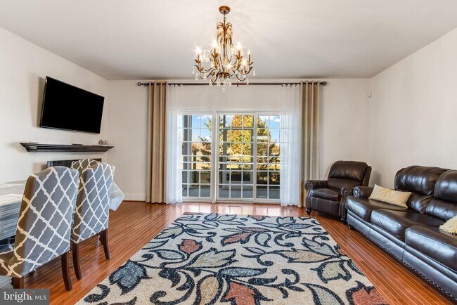 Foto del edificio - 18830 Bethpage Dr