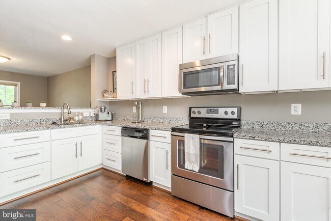 Foto del edificio - 8977 Omega Ct