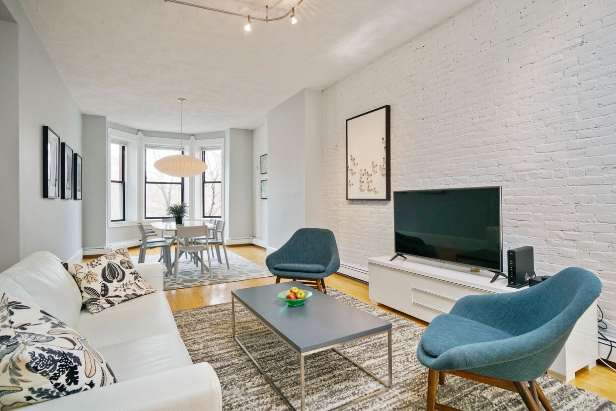 Foto principal - 74 W Rutland Square