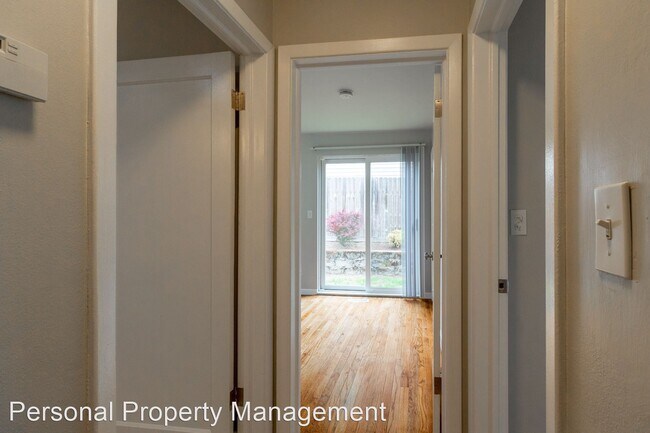 Building Photo - 2 br, 2 bath House - 2322 E 16th Street
