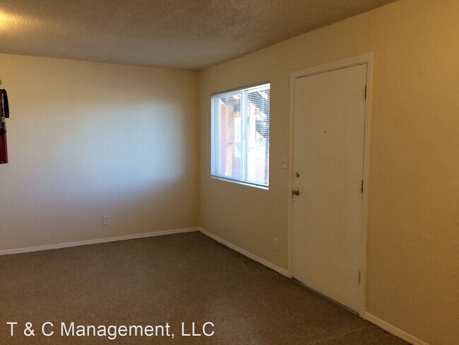 Building Photo - 600-604 Chama St SE