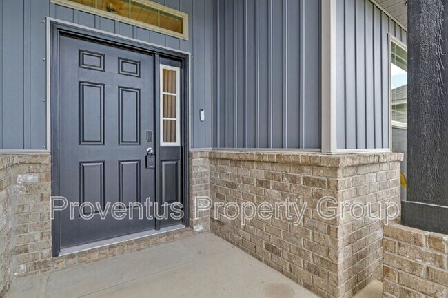 Foto del edificio - 2419 Privet Berry Dr