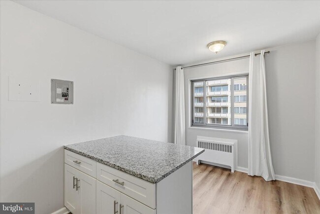 Foto del edificio - 1200 S Arlington Ridge Rd