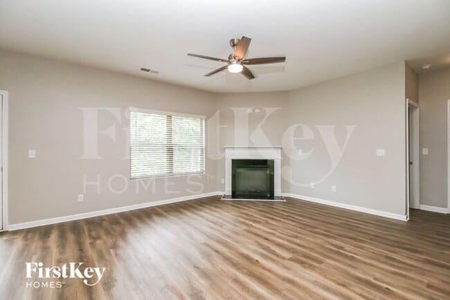Building Photo - 2057 Massey Ln