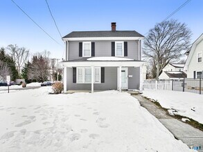 Building Photo - 229 Southfield Ave