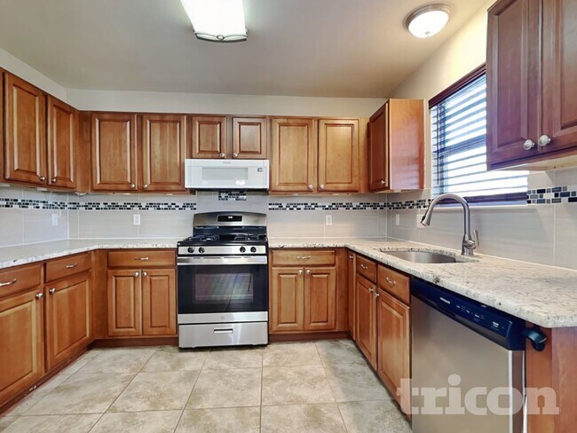 Foto del edificio - 201 Outfitter Dr