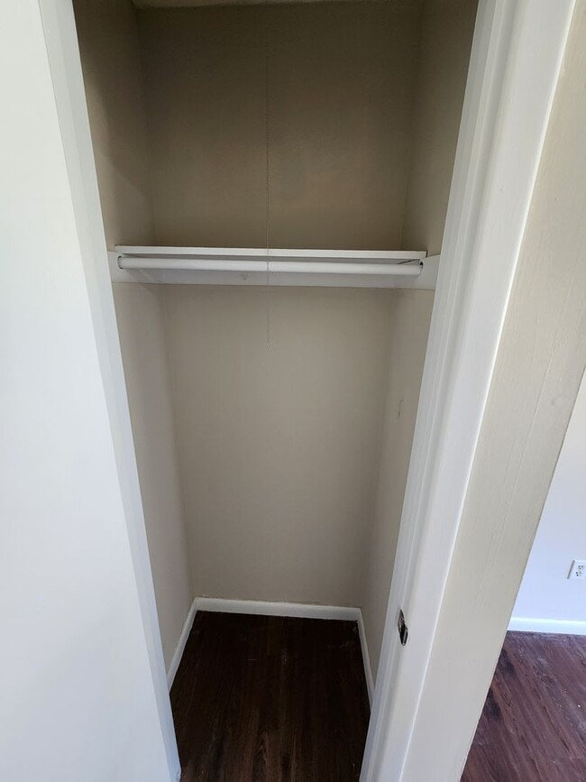 Foto del edificio - Spacious 3-Bedroom, 2-Bathroom Home COMING...