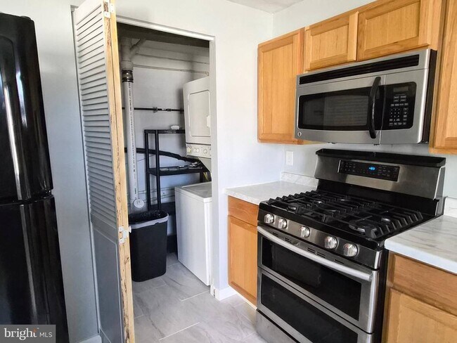 Foto del edificio - 7948 Eastdale Rd