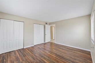 Building Photo - 3710 N Pine Island Rd